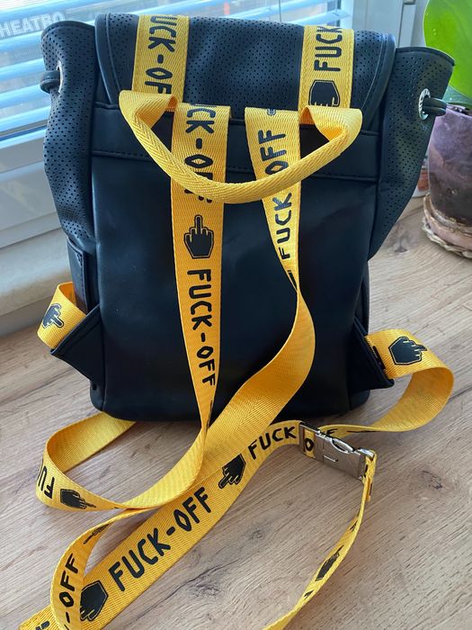 Унисекс раница черна Dolls Kill