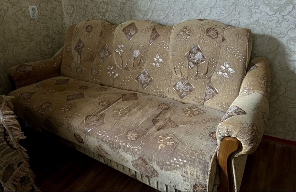 Продается диван с креслами