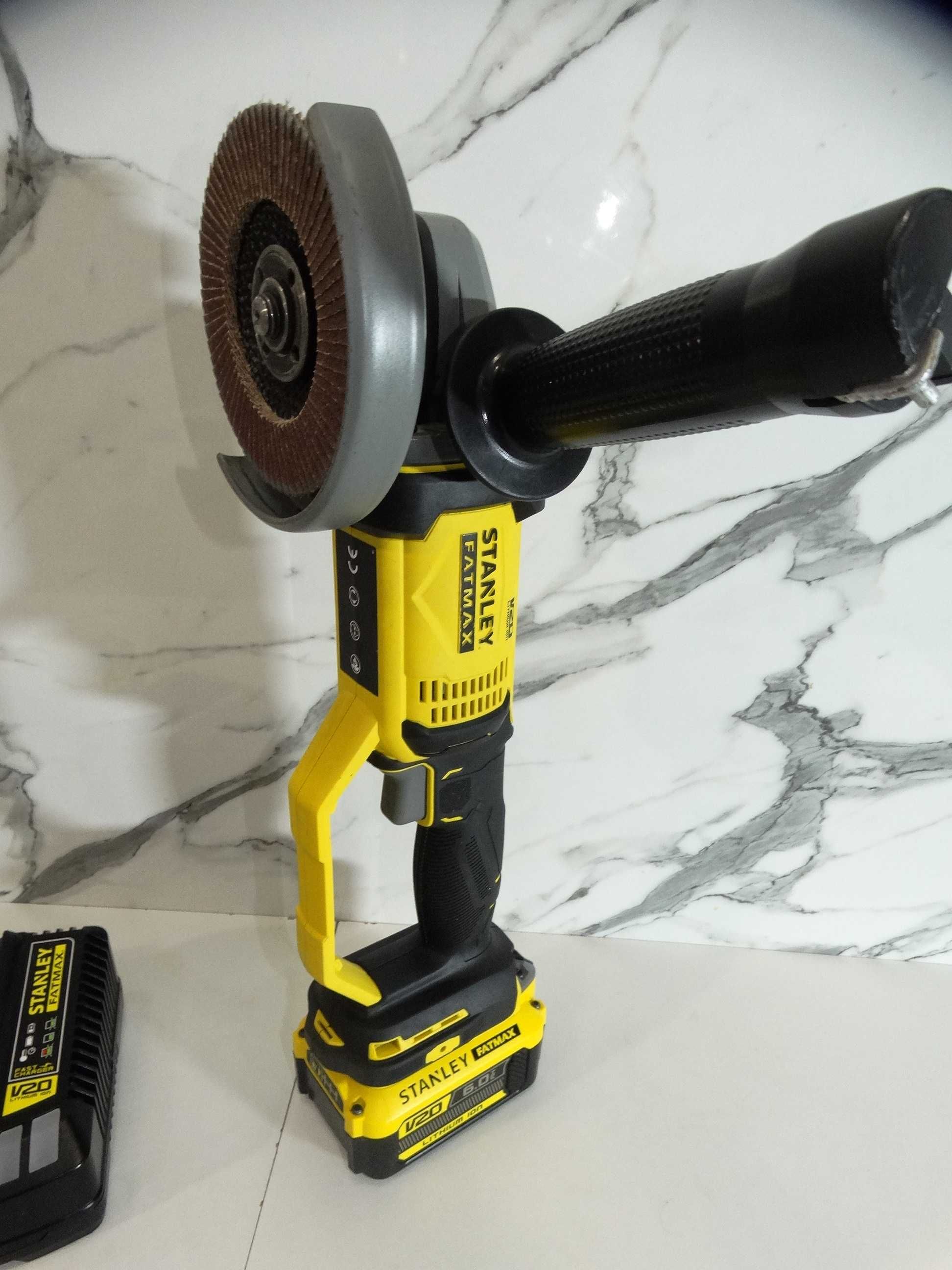 Stanley Fatmax SFMCG 400 / 2 x 6.0 Ah - Ъглошлайф