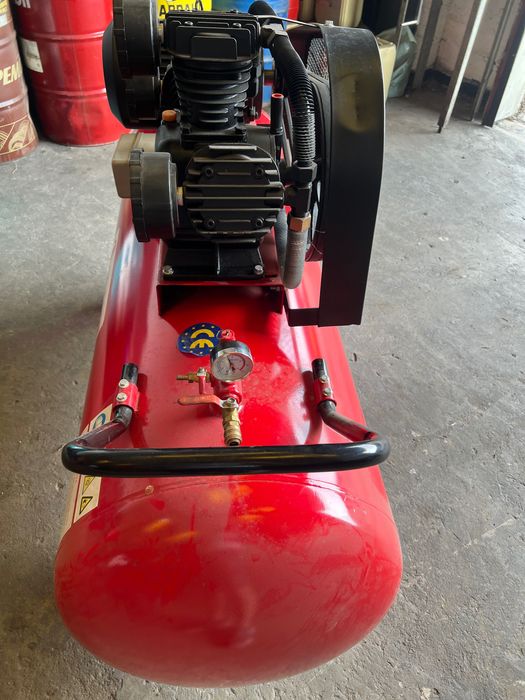 Компресор 500л на 2 месеца