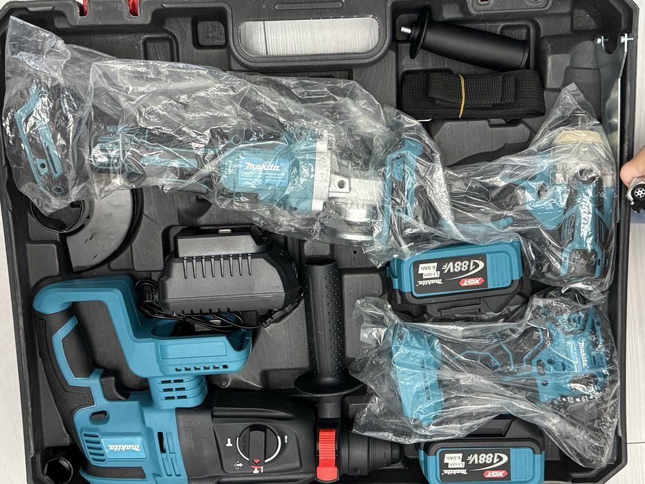 Дрель ,полный комплект