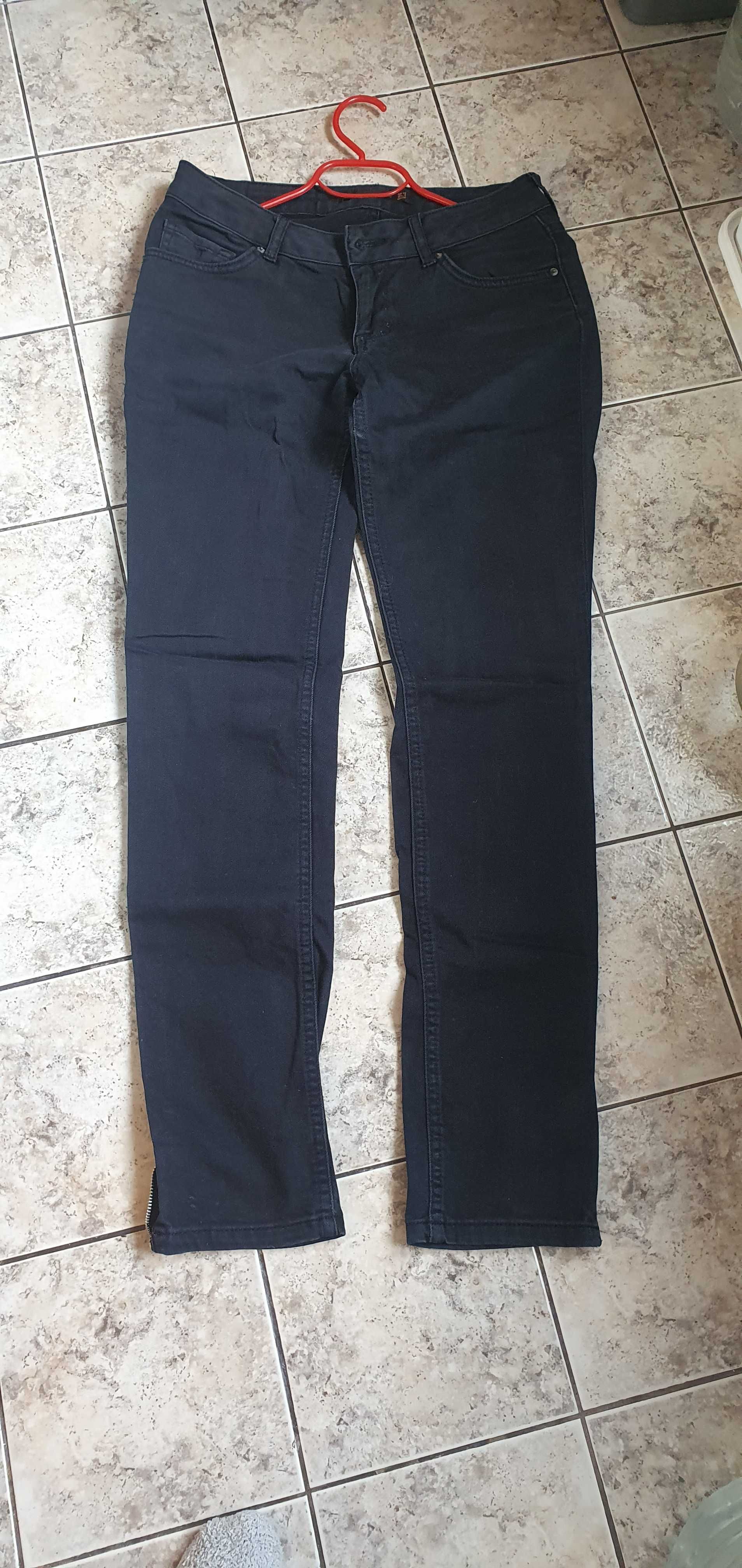 Черни дънки на Zara