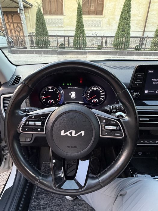 Kia Seltos 3 pozitsa Full  kraska toza 100 %
