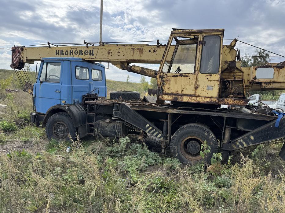 Продам автокран на базе МаЗ