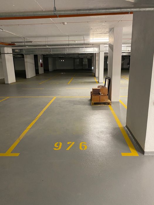 Inchiriez loc de parcare