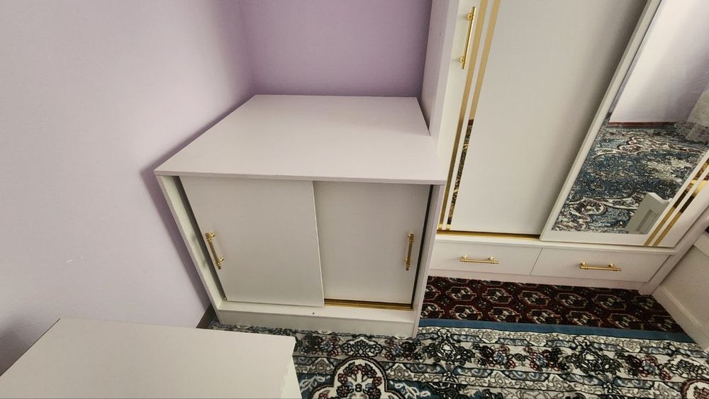 Продаётся прихожный шкаф