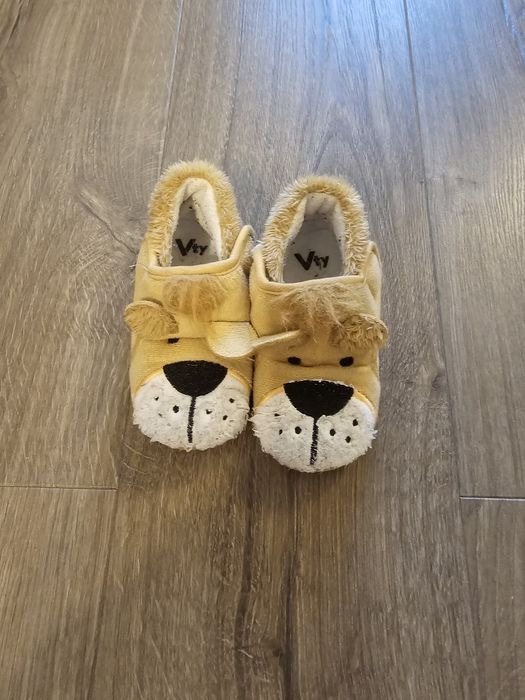 Incaltari interior, marimea 22