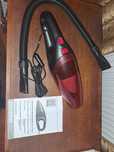 Vând aspirator auto bricheta nou
