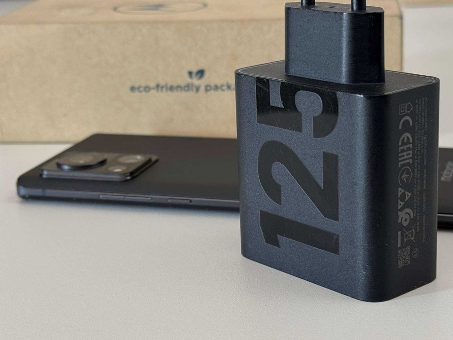 Бартер!Като НОВ! Motorola Edge 30 Ultra 256/12GB Black (Черен)