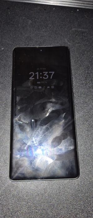 Vând Realme GT6T 8GB RAM,256 GB