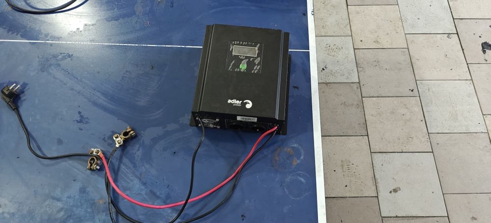 Sursă neîntreruptibilă (UPS) ADLER CO-sinus UPS-400W-WM