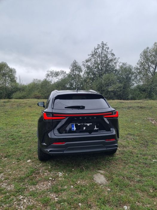 Vând Lexus NX350H