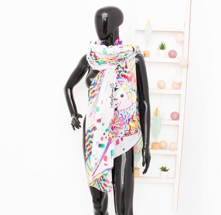 Desigual дамски голям бял шал с многоцветен принт колибри полиестер