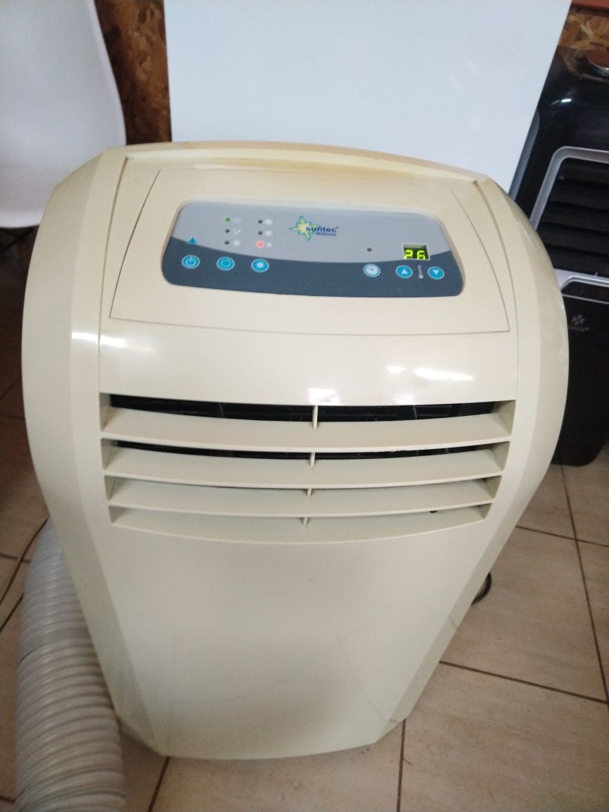 Мобилен климатик с въздухоотвод SUNTEC 10000BTU 820W 
SUNTEC RAPIDO 10
