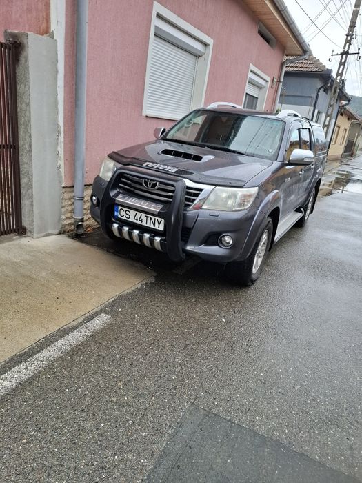 Vând  Toyota Hilux