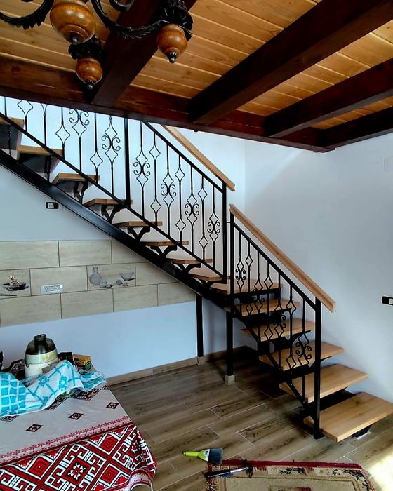 Scara interioara / exterior/ lemn/ fier forjat