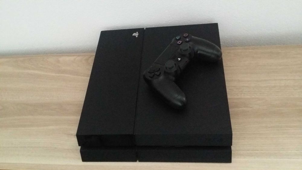 Playstation 4 modat
