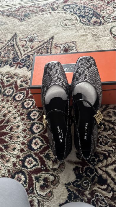 Туфли сотилади