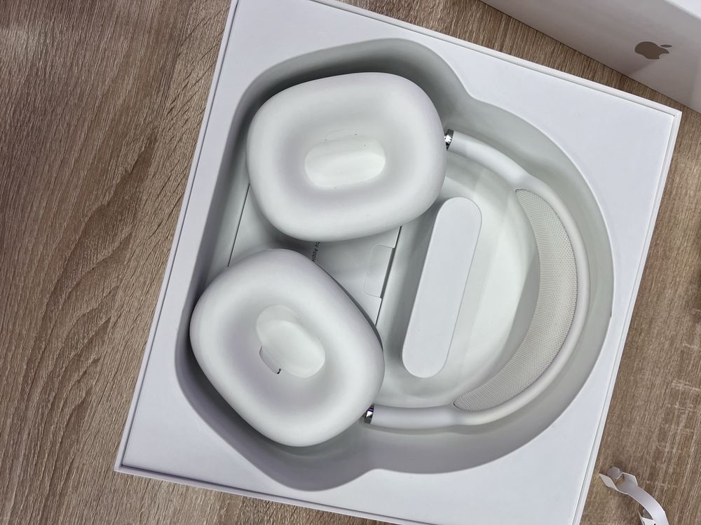 Продам Airpods Max