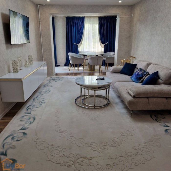 Метро Ташкент, сдается 3-х комнатная