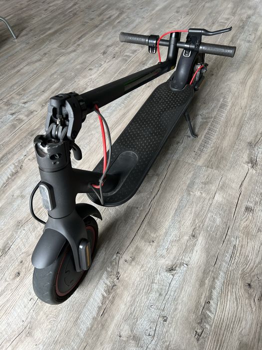 Trotinetă electrică Xiaomi Mi Electric Scooter Pro