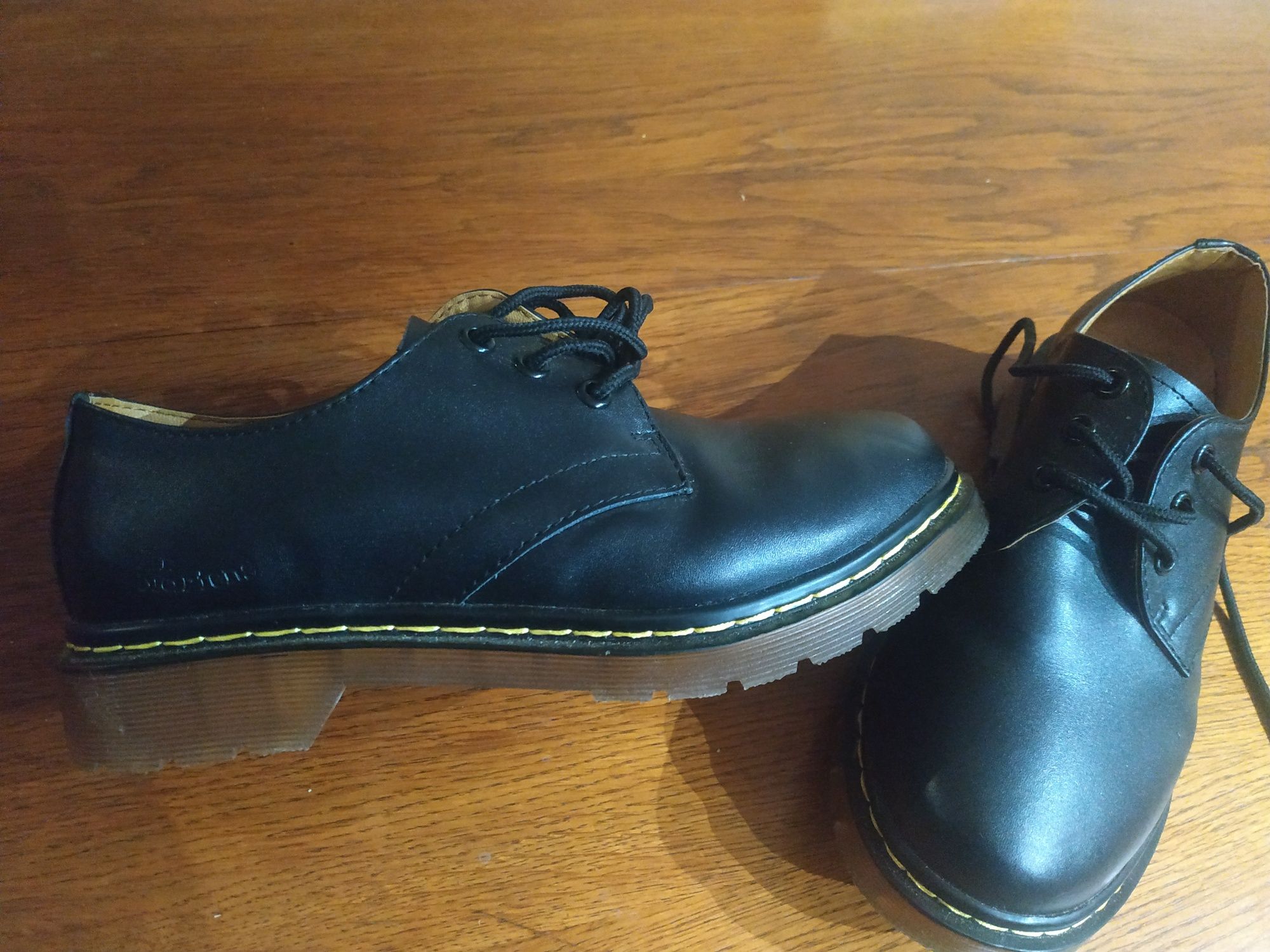 Pantofi Dr. Martens 39