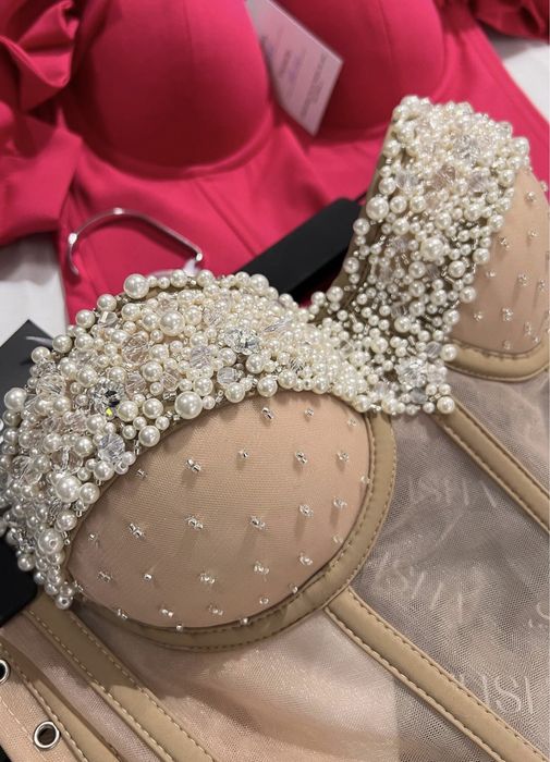 Corset Accesorizat Manual