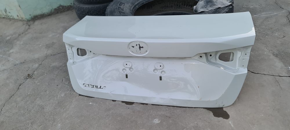 Крышка багажника Тойота Королла