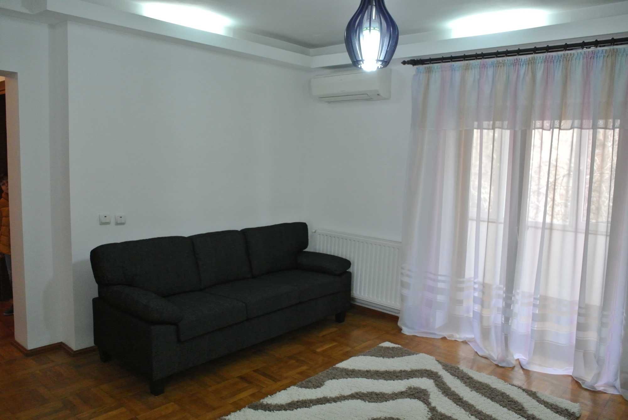 Inchiriez apartament de 2 camere, zona ultracentrala