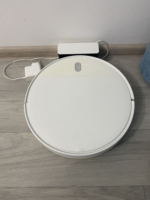 Продам робот пылесос Mi