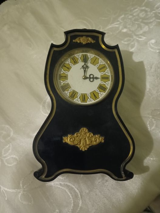 Часы настольные, под старину.