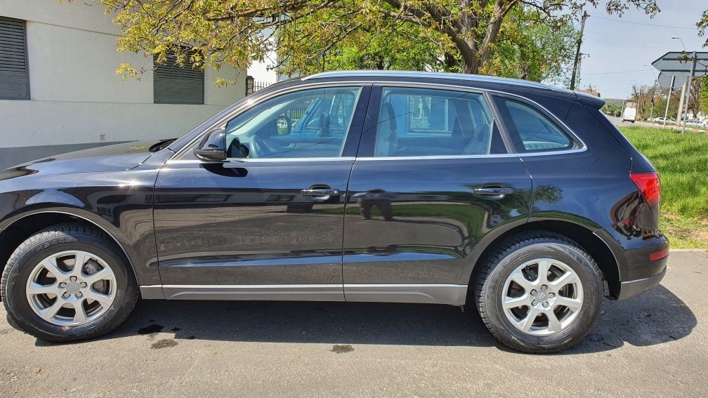 Vând Audi Q5,  2.0, quatro, an. 2013, diesel.