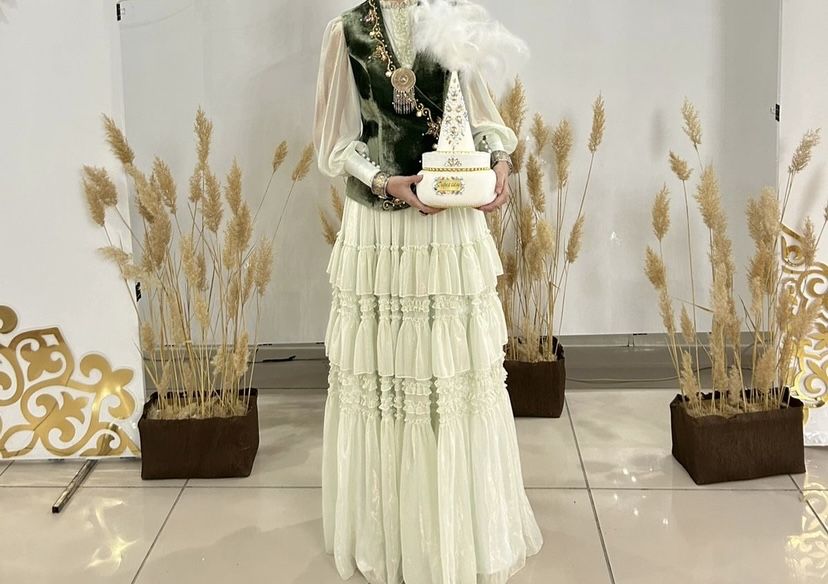 Образ на узату, полный комплект кажекей + бешпет + платья