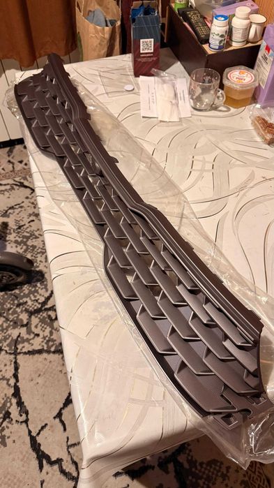 Продам Решетка радиатора на  Kia K5  новая (дубликат)