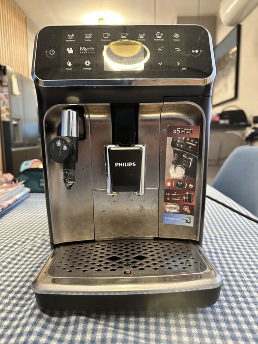 Espressor Philips Series 4300 stare foarte buna, folosit ocazional