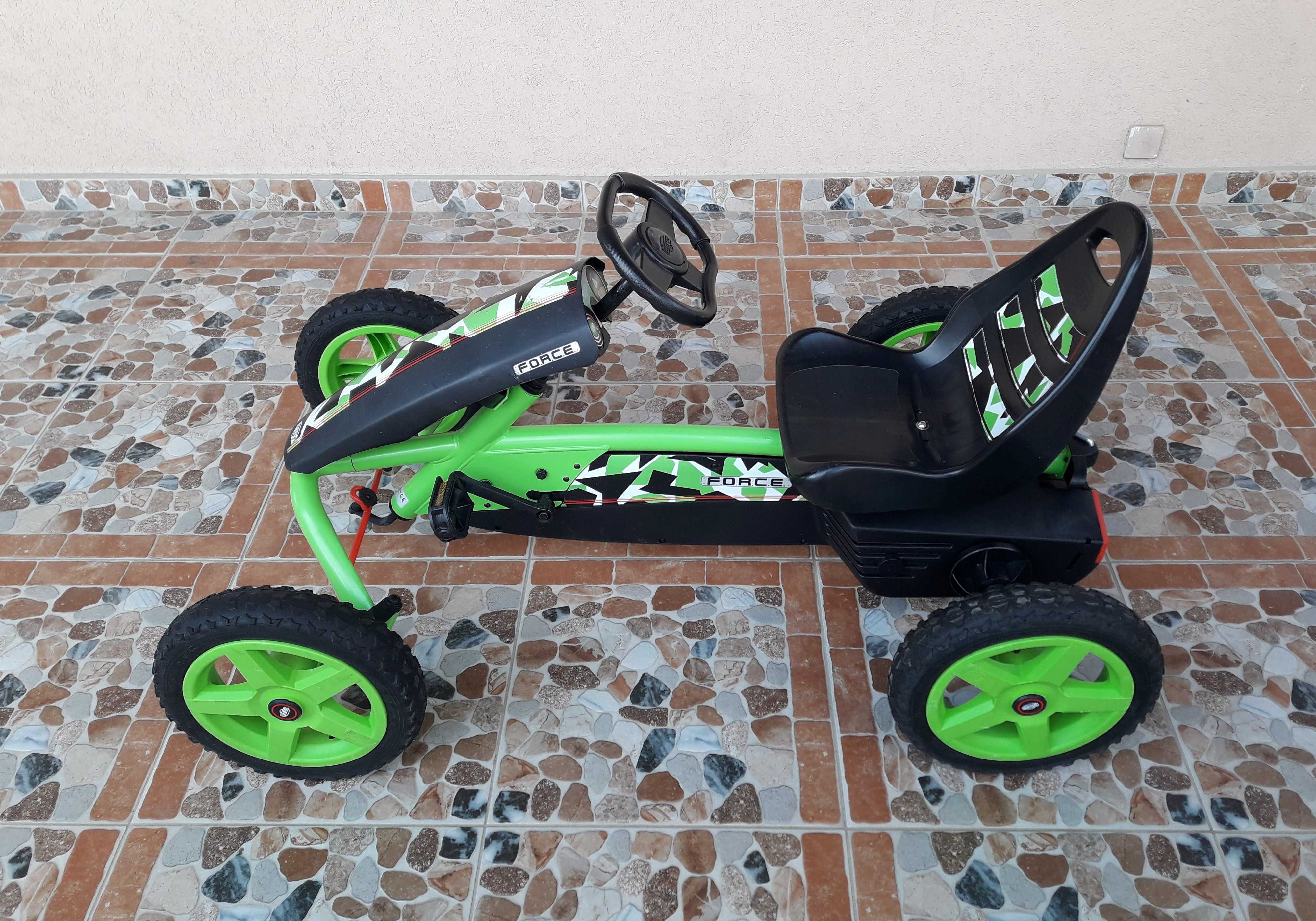Cart (kart) cu pedale pentru copii BERG Rally Force - verde