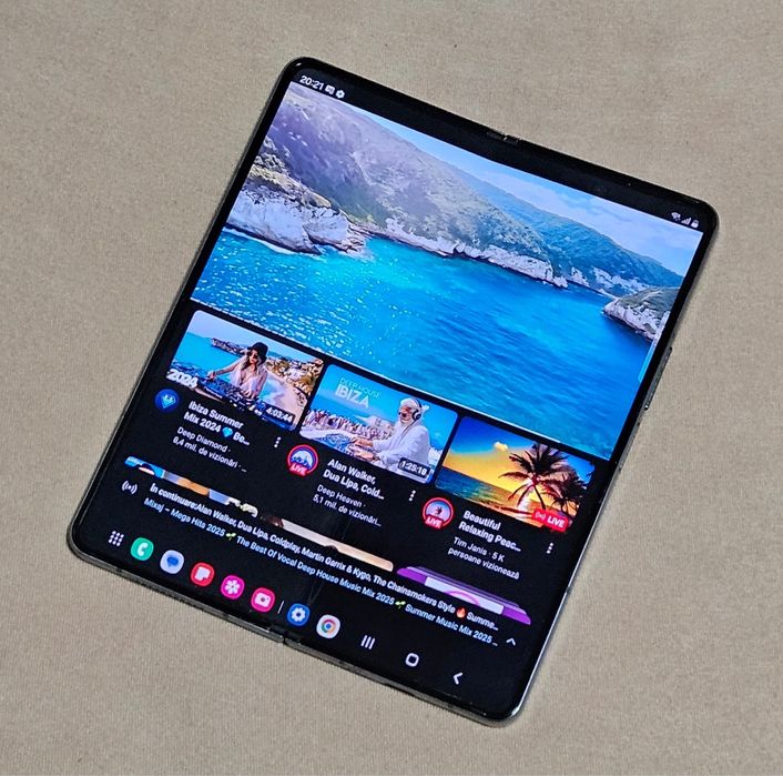 Samsung Z Fold 4 256 gb 12 gb ram