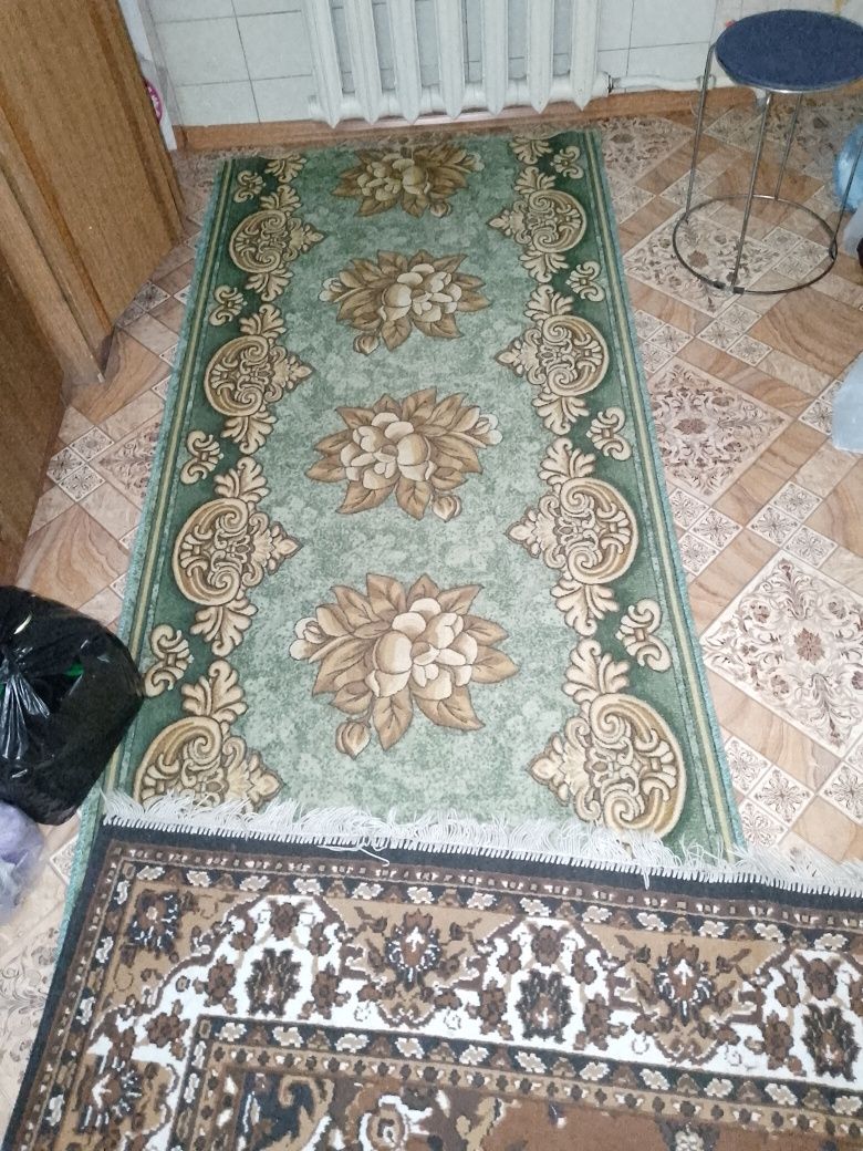 Продам палас дорожку и побольше