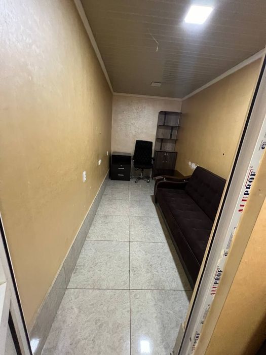 Сдаётся в аренду 70 кв.м цокольный этаж