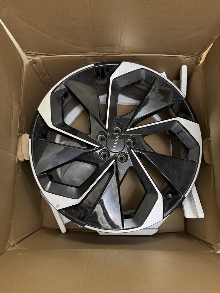 Диски 255/45R21 Zeekr 001