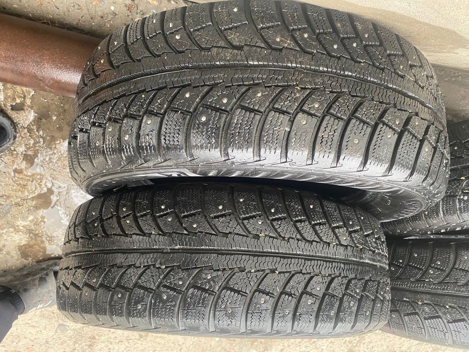 Шины зимние в хорошем состоянии