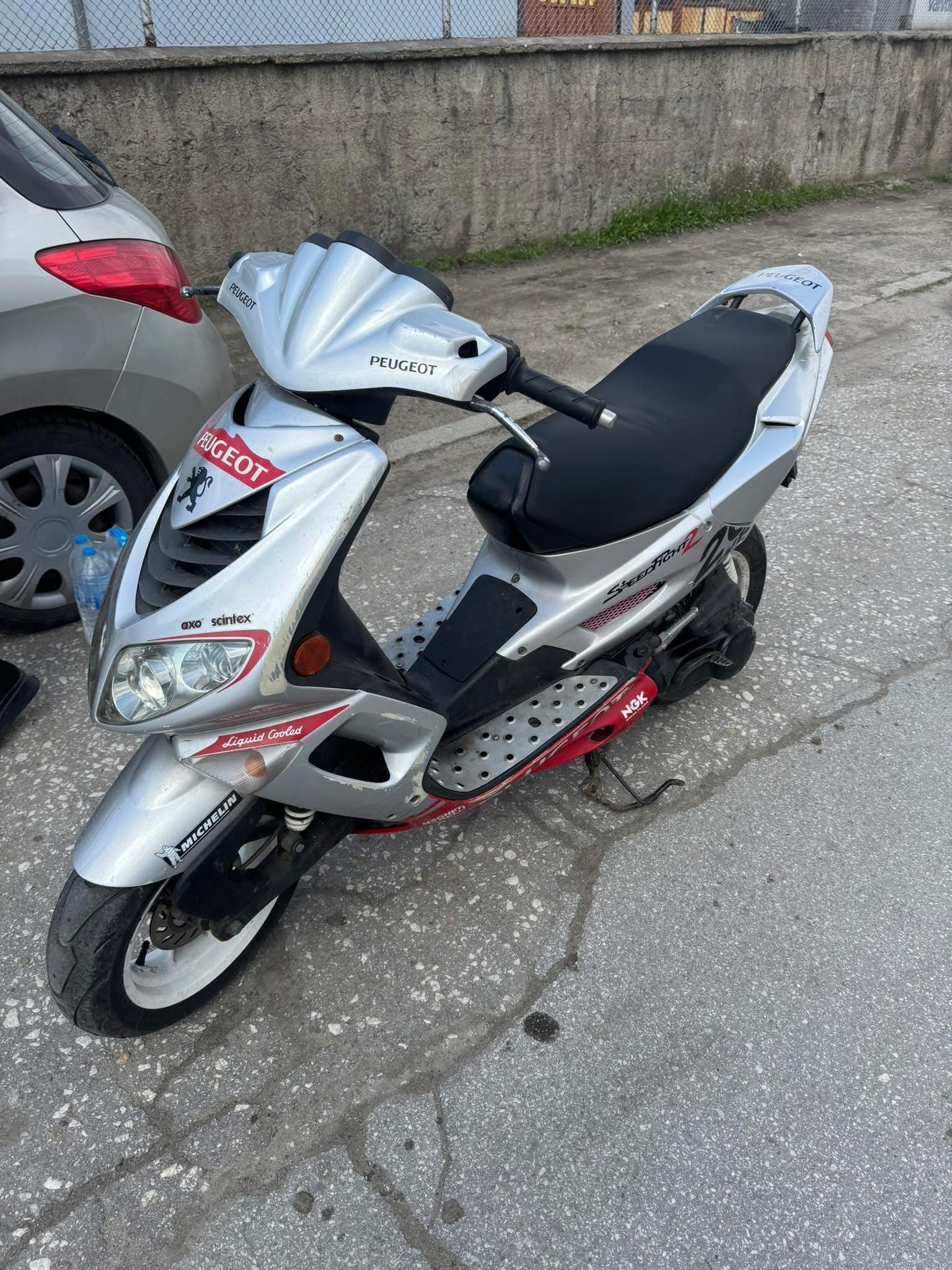 Pegeot speedfight 2