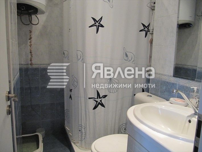 Тристаен апартамент, ж.к. Тракия