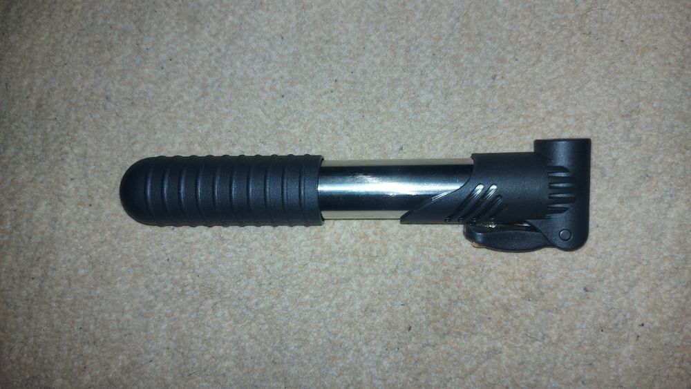 Vand 1 buc.pompa de bicicleta