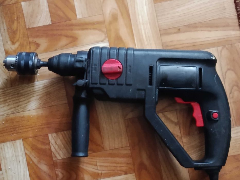 Перфоратор Skil. Для простого и ударного сверления.