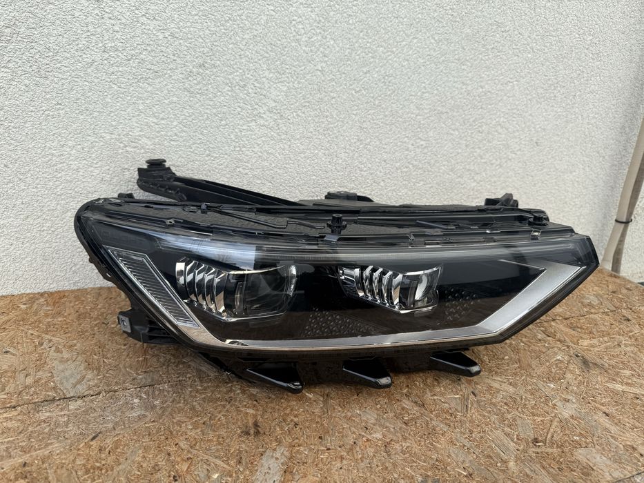 Far dreapta VW Passat B8 Facelift IQ Light Full LED MATRIX Original