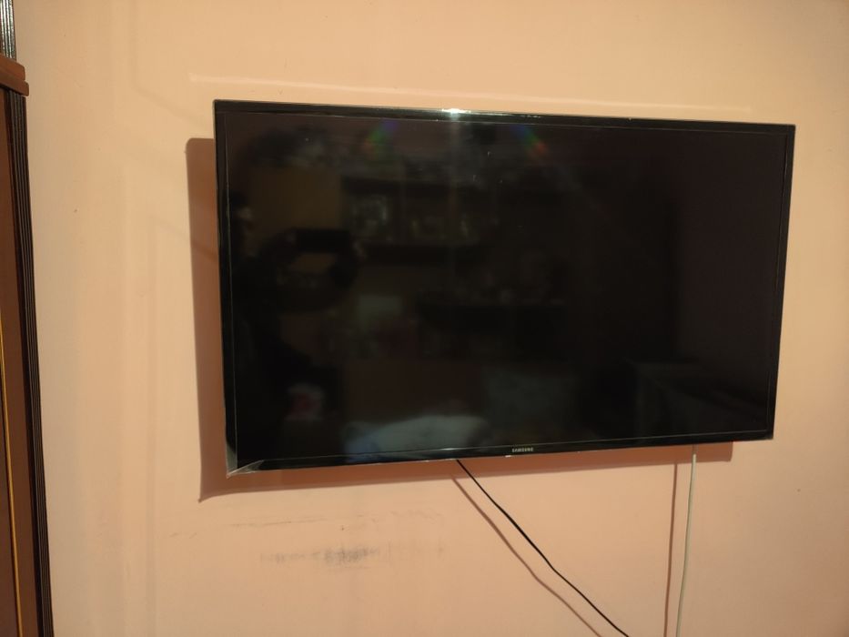 Televizor Smart SAMSUNG 106CM