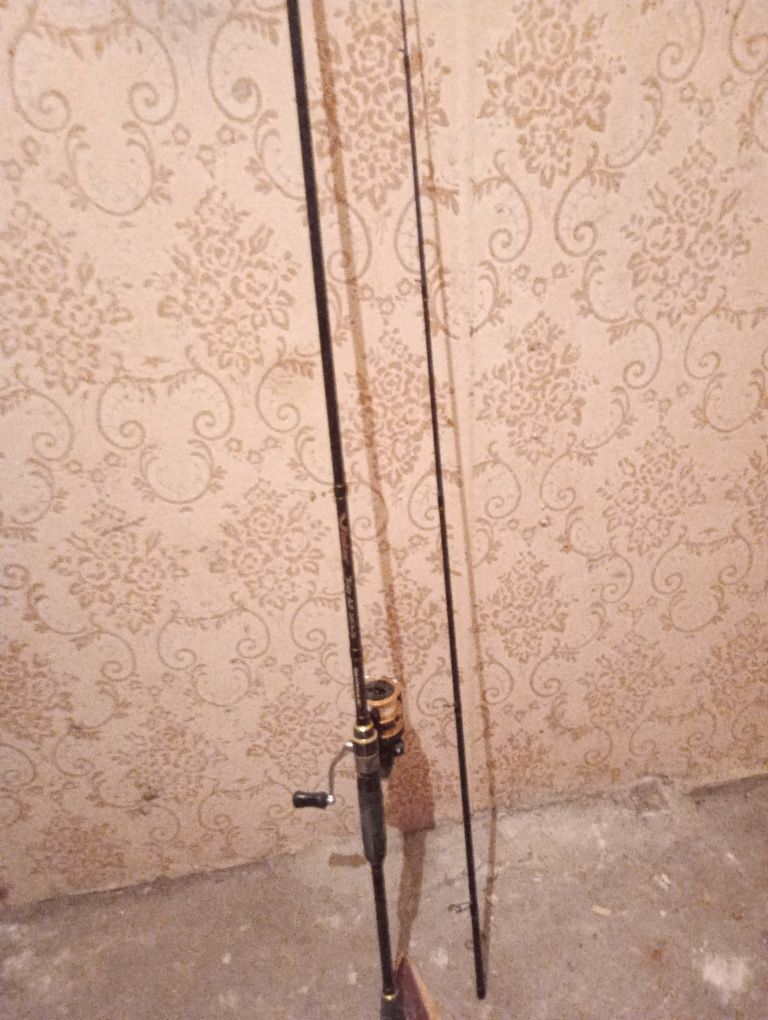 Спининг въдица Konger с макара Shimano