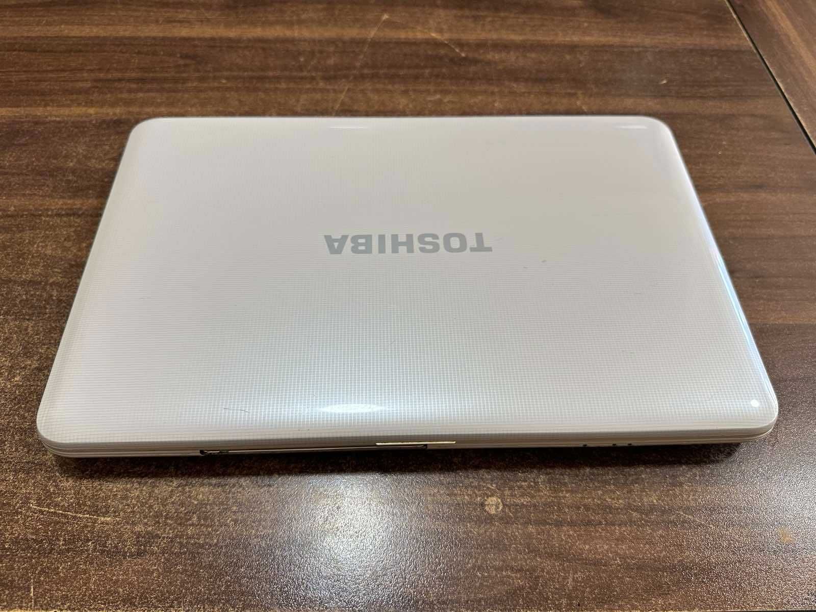 Toshiba Satellite L850-18U, i5-3210M, Ram 6gb, AMD Radeon HD, 1TB