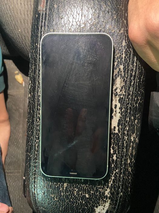Iphone 12 без гарант